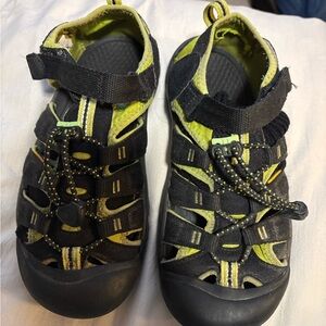 Keen Kids Black and Lime Sandals - Size 4